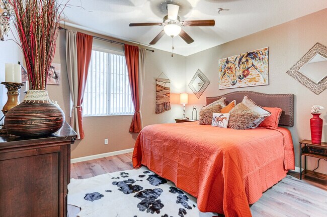 Building Photo - 1941 Pierpont Dr