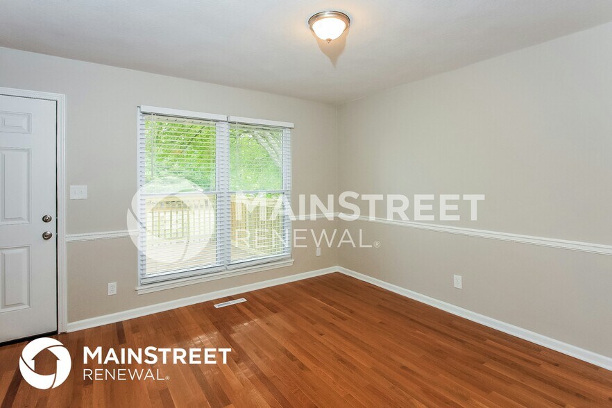 Building Photo - 8425 N Chatham Ave