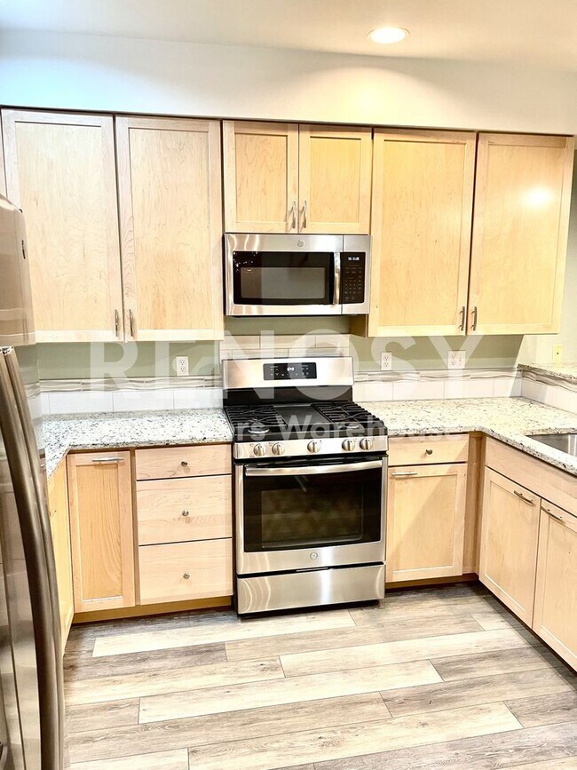 Building Photo - 15605 NE 91st Way
