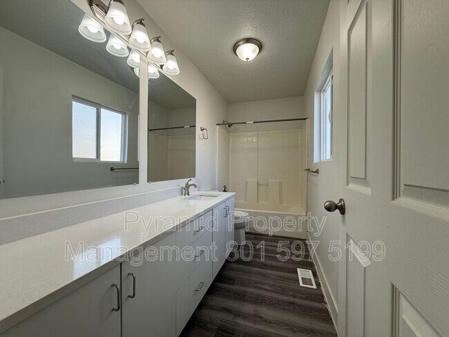 Building Photo - 3178 S 945 E