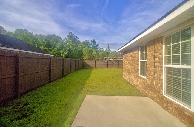 Building Photo - 119 Grandview Dr