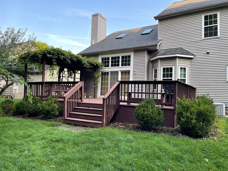 Building Photo - 6041 Holywell Dr