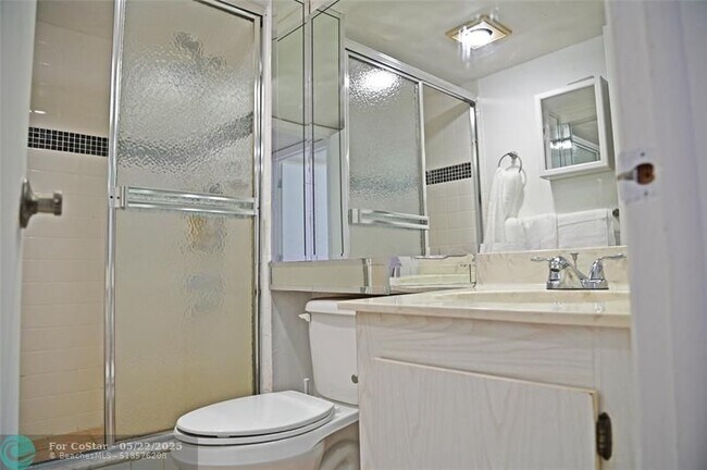 Building Photo - 525 N Ocean Blvd