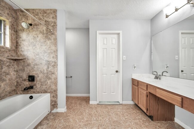 Building Photo - 2707 Blue Mist Dr