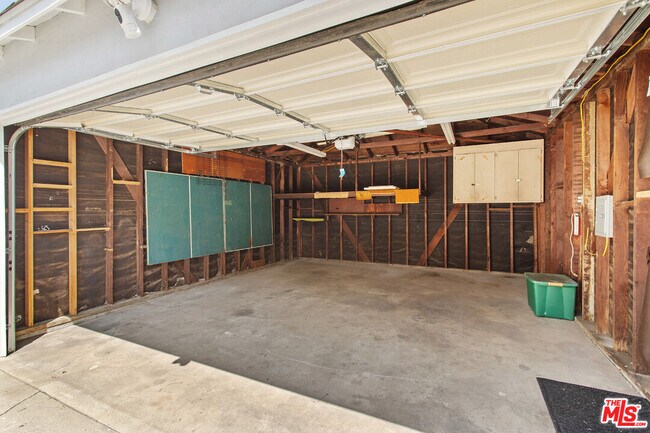 Building Photo - 11951 Bray St