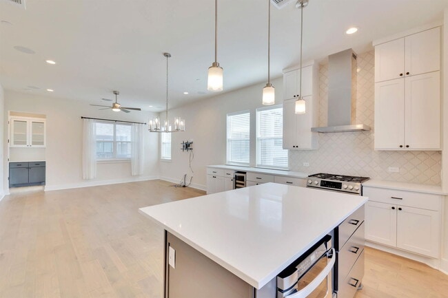 Building Photo - 4500 Freedom Dr