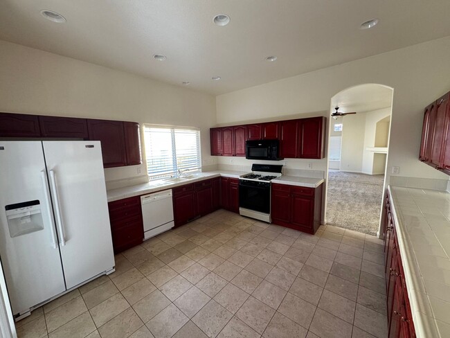 Building Photo - Pet Friendly 4 Bedroom Home Available in T...