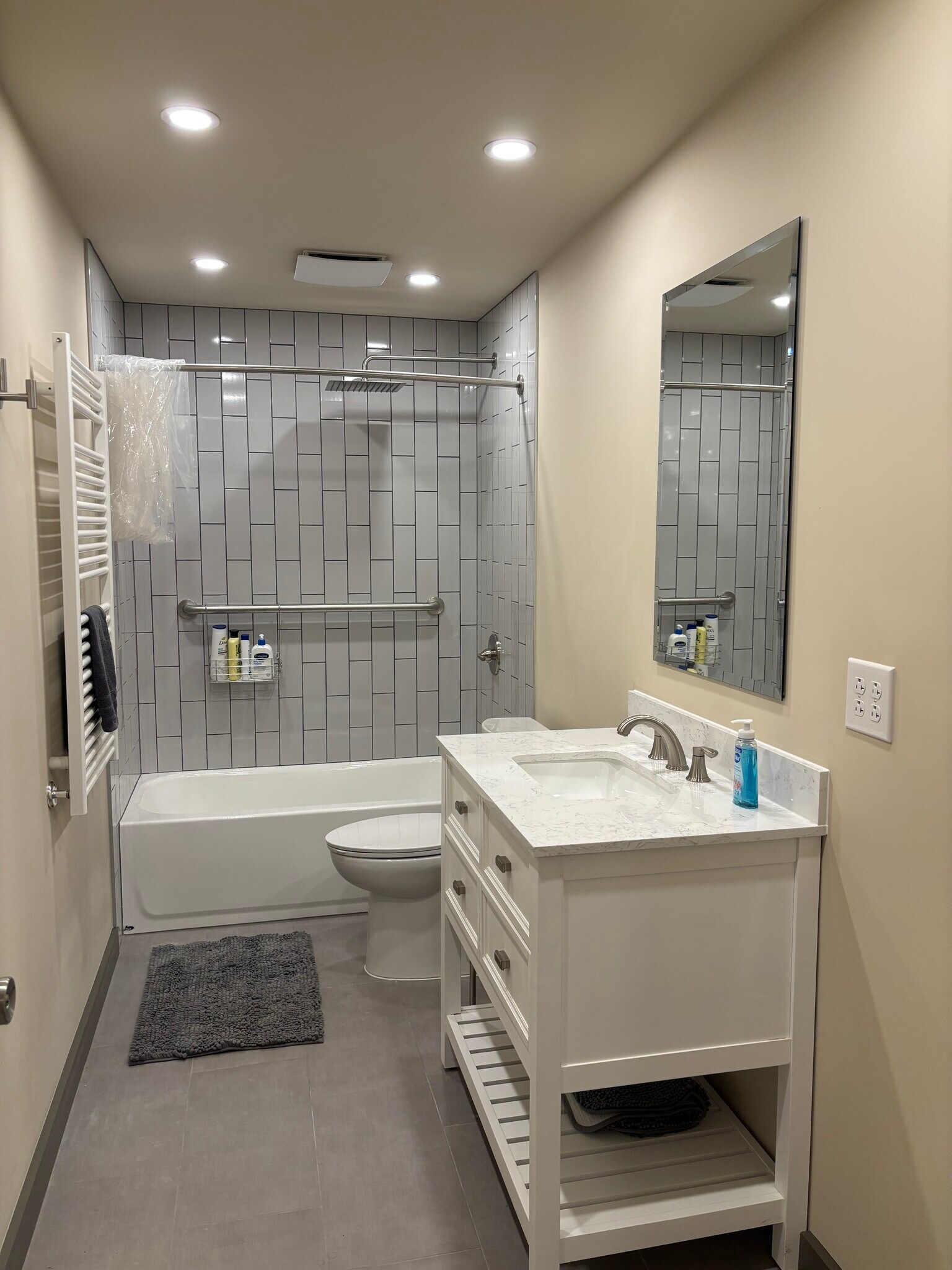 Building Photo - 124 Eastern Heights Dr