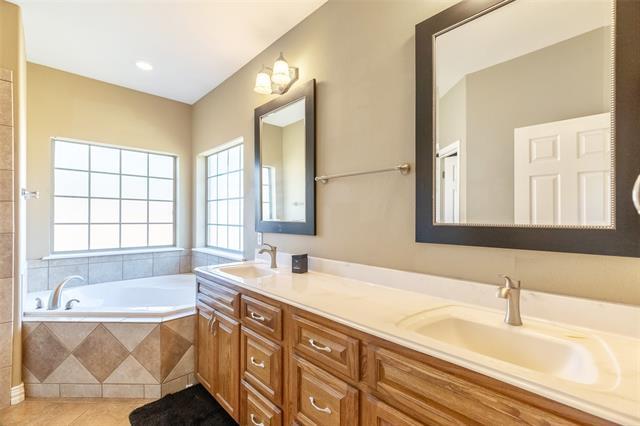 Building Photo - 682 Lytle Shores Dr