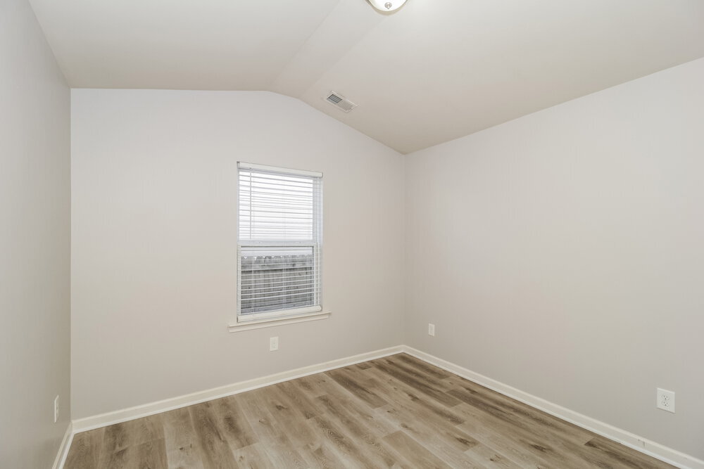 Building Photo - 162 High Point Way