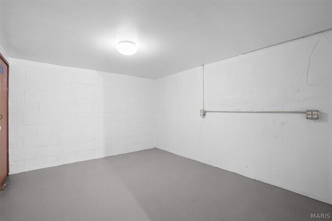 Building Photo - 813 Chain of Rocks Dr