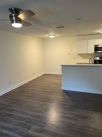 Building Photo - 2902 Douglas Ave