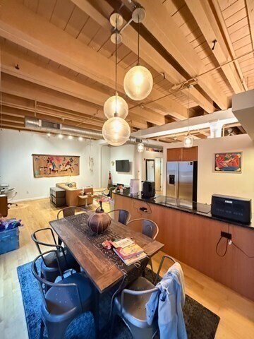 Building Photo - 111 Beach St