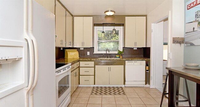 Building Photo - Bungalow near BSU - Boise