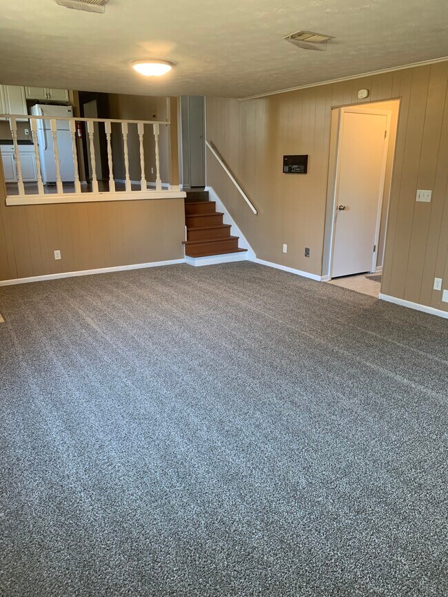 Building Photo - 1424 Town Hall Rd