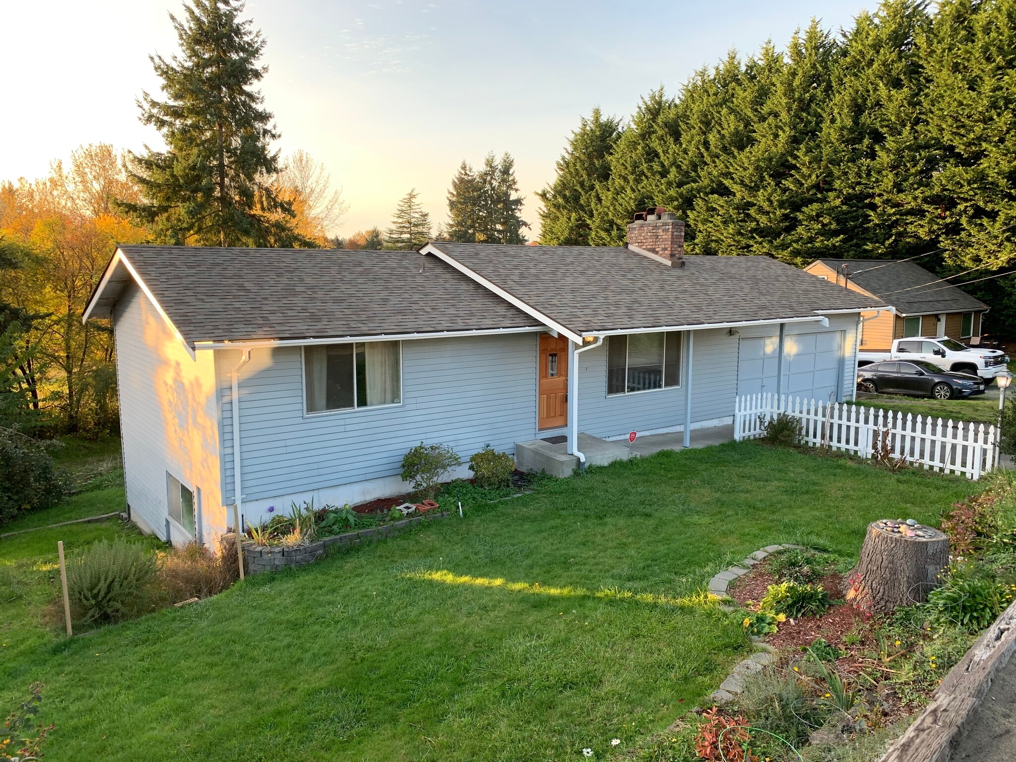 Building Photo - 313 13th Ave