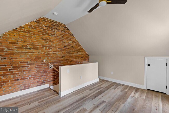 Building Photo - 563 Rosedale Rd