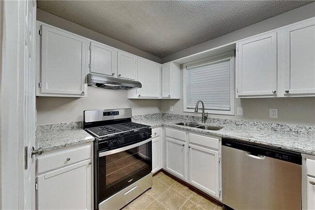 Building Photo - 112 Brentwood Ct