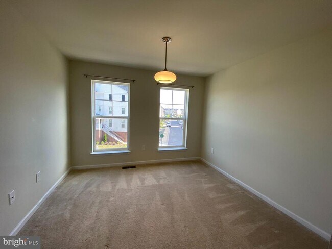 Building Photo - 6173 Margarita Way