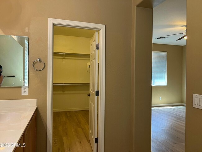 Building Photo - 6734 W Blackstone Ln