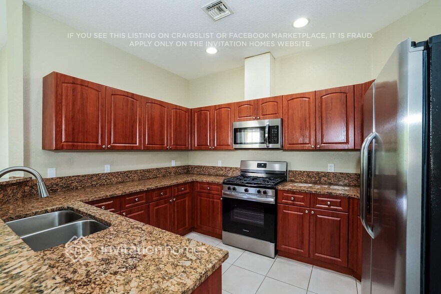 Building Photo - 10566 Galleria St