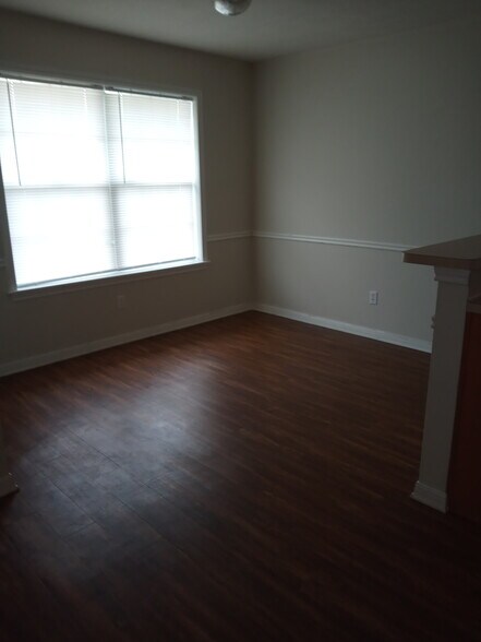 Building Photo - 1210 webhollow Cir