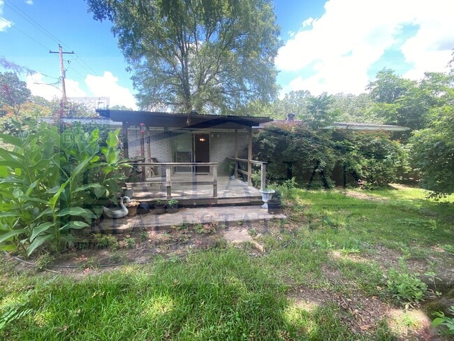 Building Photo - NLR 3 Bedroom Home