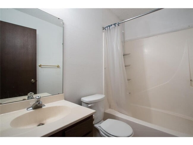 Building Photo - 15303 Trillium Cir