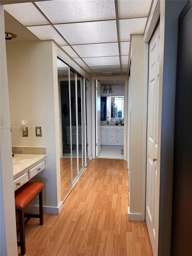 Building Photo - 16300 Golf Club Rd