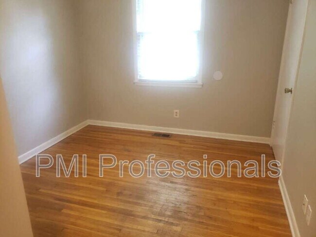 Building Photo - 206 Highland Ave