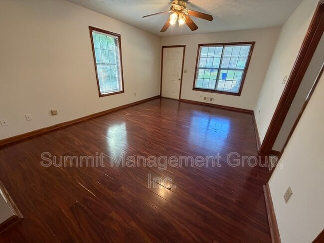 Building Photo - Locust Drive - 988