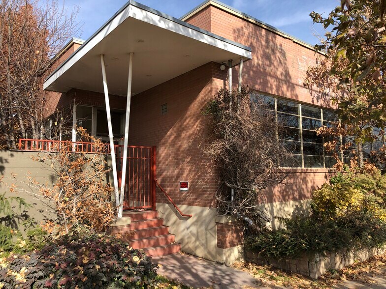 Building Photo - 440 W 900 S