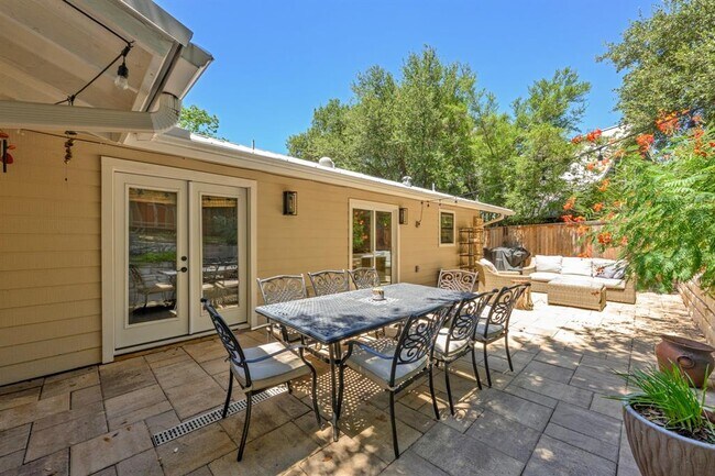Building Photo - 2215 Alta Vista Ave
