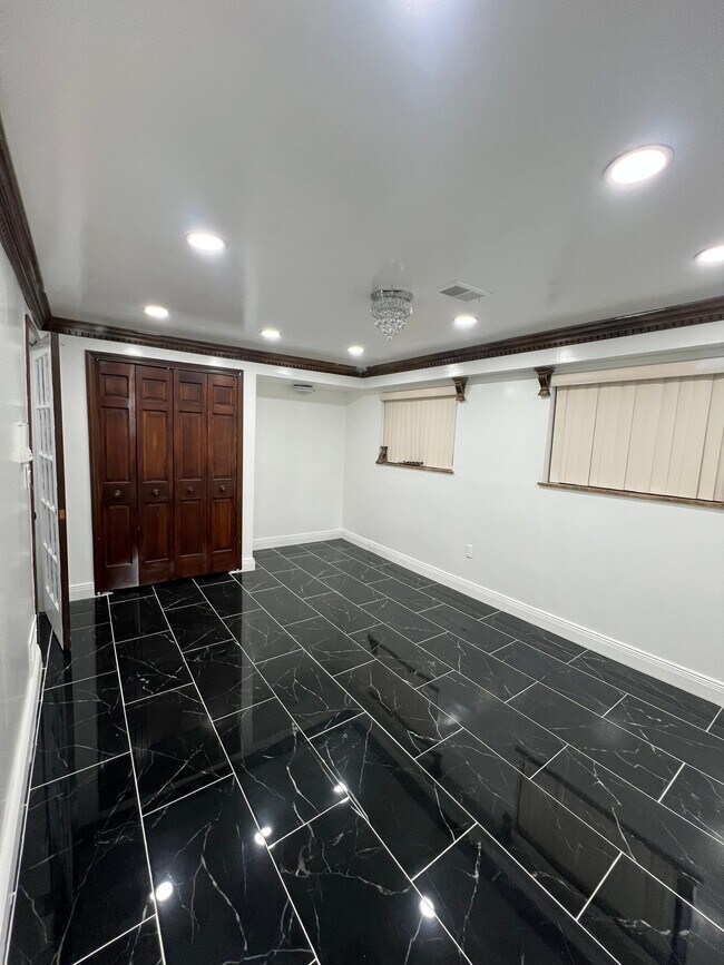 Building Photo - 43309 Westview Dr