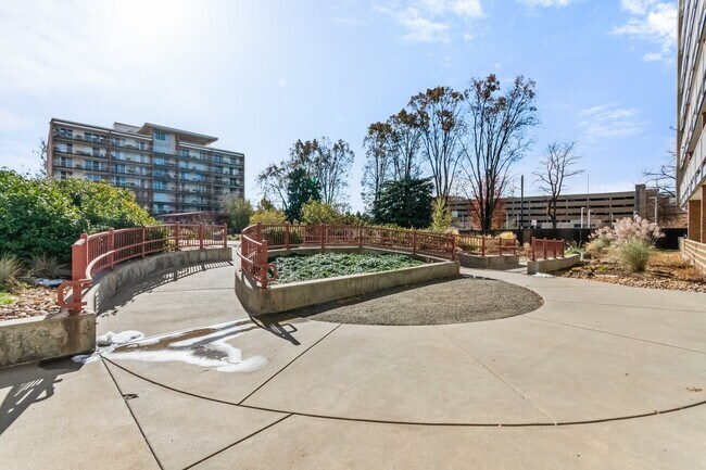 Building Photo - 4800 Hale Pky