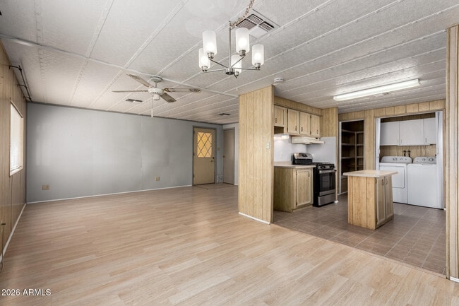 Building Photo - 8421 E Main St