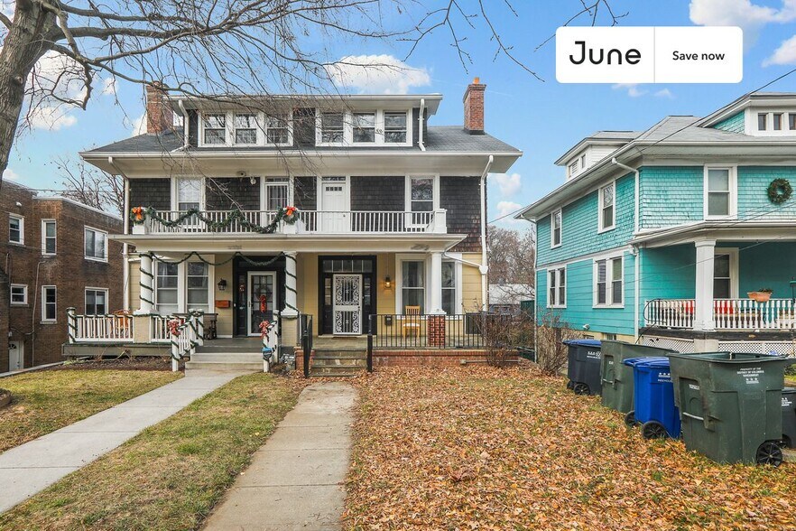 Building Photo - 1334 Newton St NE