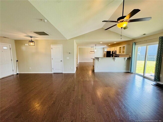 Building Photo - 843 Screech Owl Dr