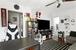 Building Photo - 408 S 33rd St