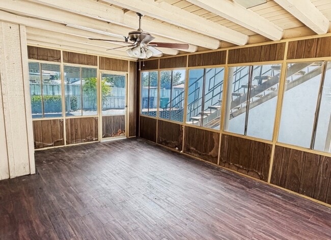 Building Photo - 2621 Damien Ave