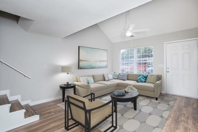 Building Photo - Beautifully Renovated 3-Bedroom Townhome a...