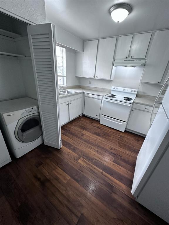 Building Photo - 400 Banyon Tree Cir