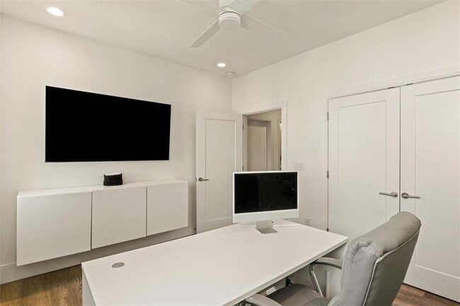 Building Photo - 1337 Grey Fox Ct NE