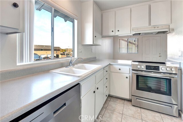 Building Photo - 24511 Alta Vista Dr