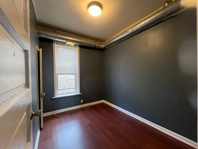 Building Photo - 2356 S Drake Ave