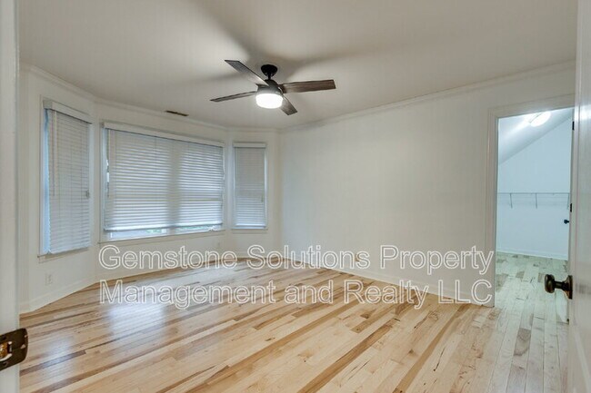 Building Photo - 221 Adams Ct