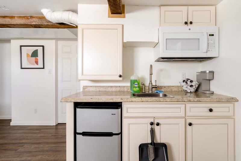 Building Photo - 2334 SE 8th Ave