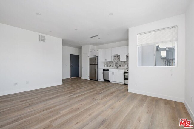 Building Photo - 1183 Crenshaw Blvd