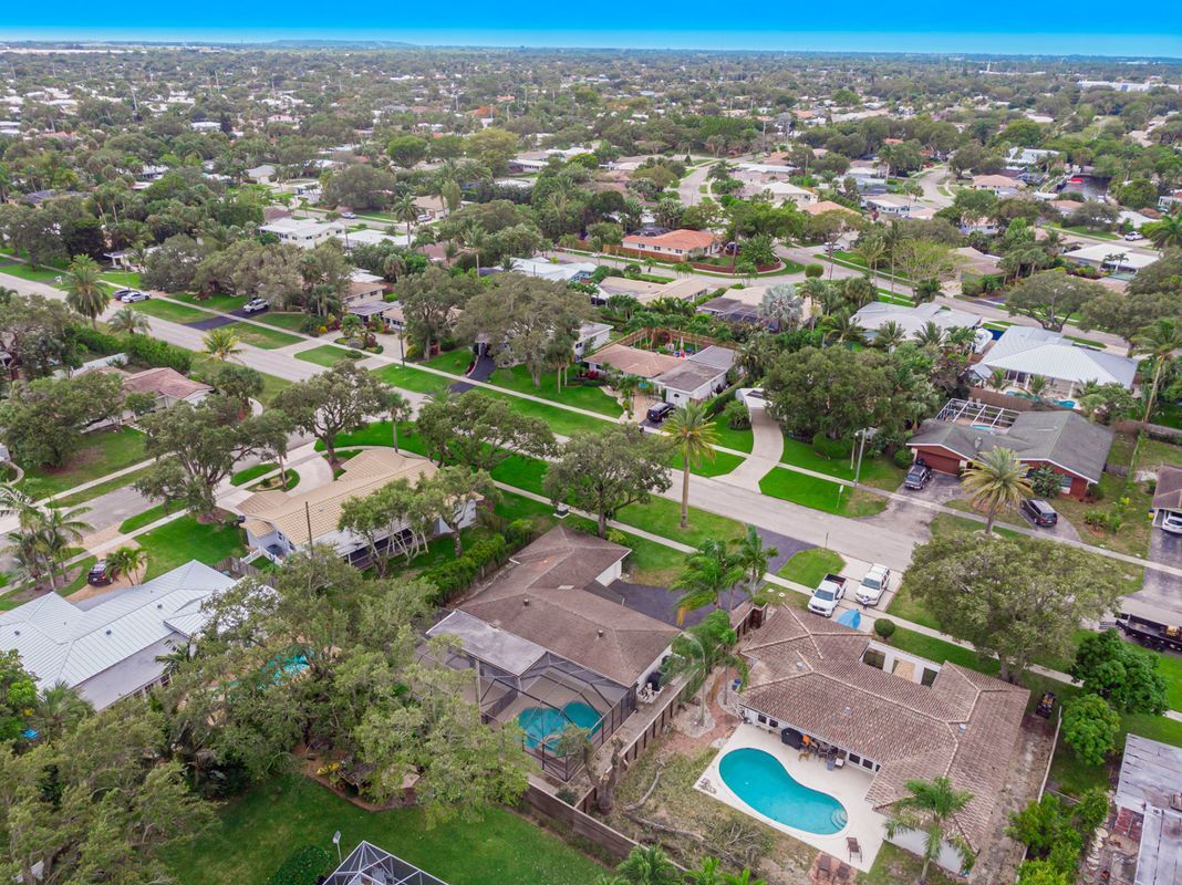 Building Photo - 276 SW 7th Ave