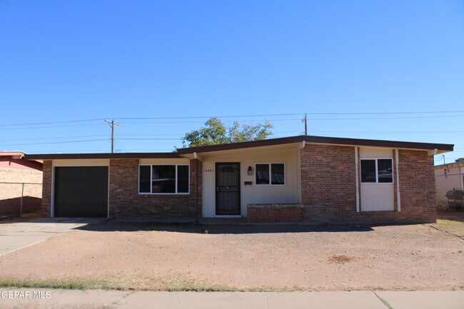 Primary Photo - 10465 Omega Cir